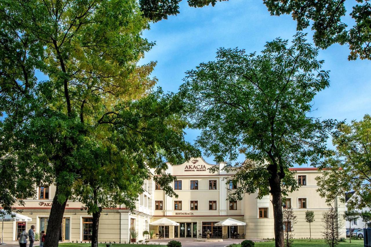 Akacja Medical Resort Цехоцинек Экстерьер фото