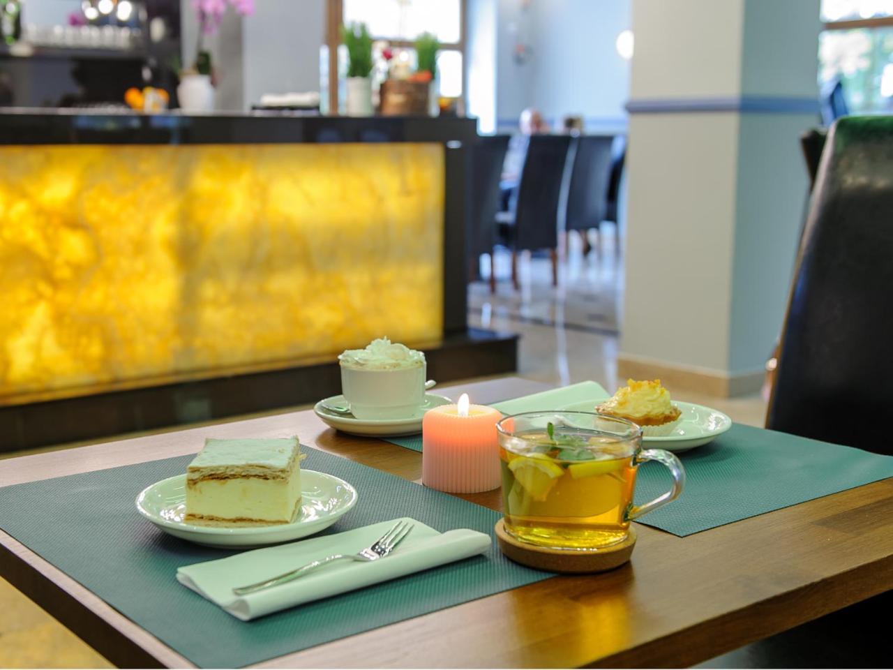 Akacja Medical Resort Цехоцинек Экстерьер фото