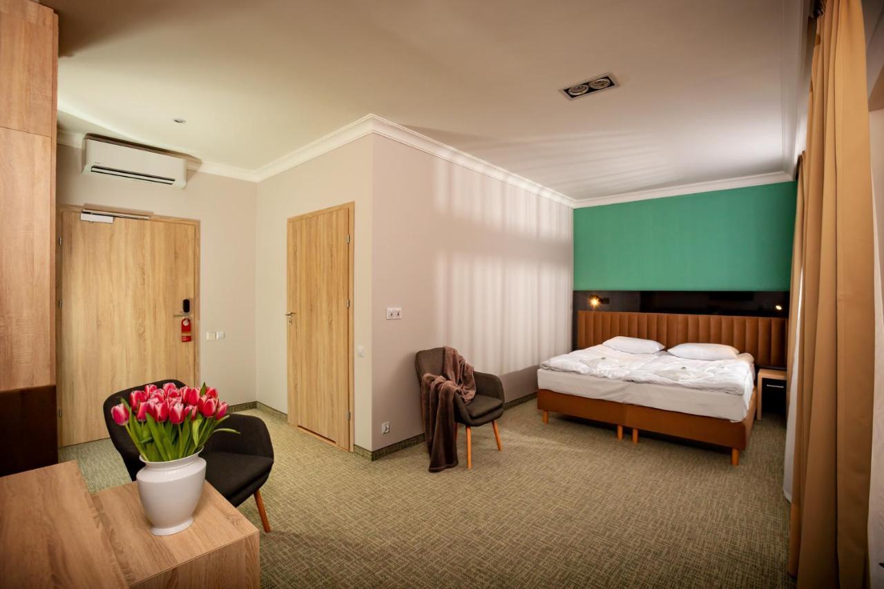 Akacja Medical Resort Цехоцинек Экстерьер фото